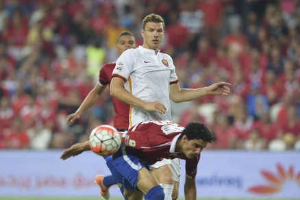 Roma, sospiro di sollievo per Dzeko: «Fuori due settimane»