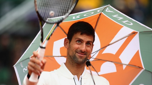 Roland Garros, Djokovic: la racchetta non basta, a Parigi serve l'ombrello!