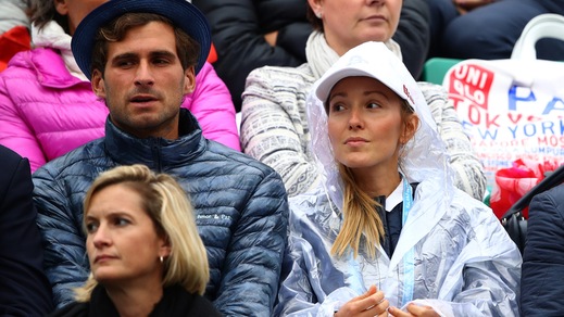 Roland Garros, Jelena Djokovic segue il marito anche con la pioggia