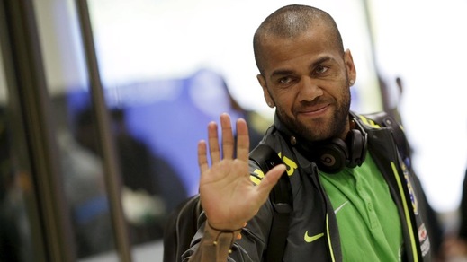 Barça, i convocati per la Roma: out Dani Alves