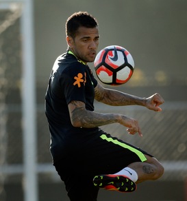 Calciomercato, dalla Spagna: «Il Psg non si arrende per Dani Alves»