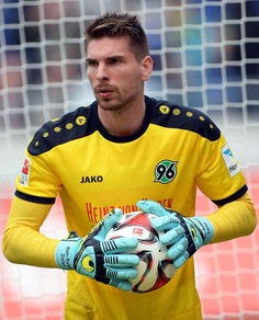 Calciomercato, il Leicester mette a segno il primo colpo: dall'Hannover arriva Zieler