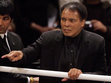 Pugilato, Muhammad Ali in ospedale: condizioni preoccupanti