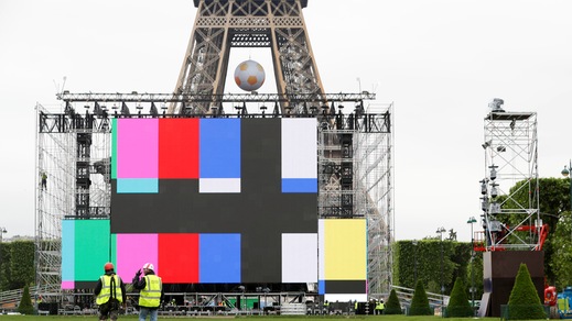 Euro 2016, si può dormire nella Tour Eiffel