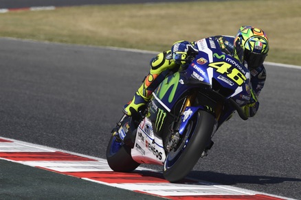 MotoGp, Rossi duro: «Modifiche al circuito favoriscono altre moto»