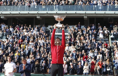Tennis, Djokovic si prende il Roland Garros: il Grande Slam a 3,00