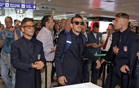 Euro 2016, dagli occhiali di Florenzi a De Sciglio "Rocky Balboa": l'Italia parte con stile