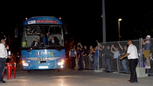Euro 2016, grande entusiasmo all'arrivo dell'Italia in Francia