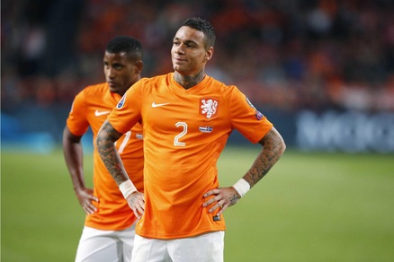 Calciomercato Roma-Van der Wiel, ci siamo: firma vicina