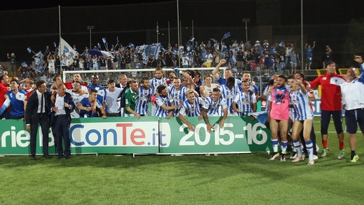 Il Pescara è in Serie A: Verre, gol da fenomeno. Cosmi chiude in lacrime