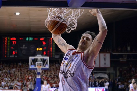 Basket Serie A, Reggio da sballo: è 2-2