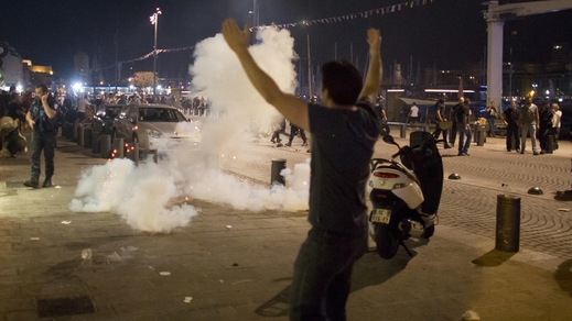 Euro 2016, disordini a Marsiglia tra francesi e inglesi