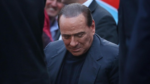 Milan, Berlusconi a pochi giorni dall'operazione al cuore: «Mi affido a Dio»