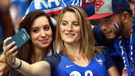 Francia-Romania, lo spettacolo sugli spalti