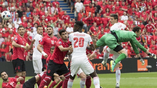 Berisha va a vuoto, papera in Albania-Svizzera