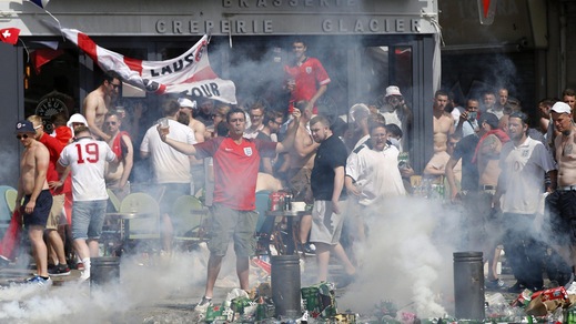 Marsiglia choc, scontri tra tifosi inglesi e russi