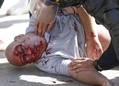 Euro 2016, ancora scontri tra hooligan e polizia: panico a Marsiglia