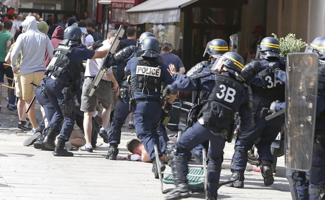 Euro 2016, l'Uefa: «Russia esclusa se ci saranno nuovi incidenti»