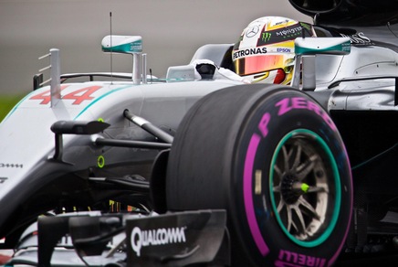 F1, Gp Canada: pole Hamilton, Vettel vola ma è terzo