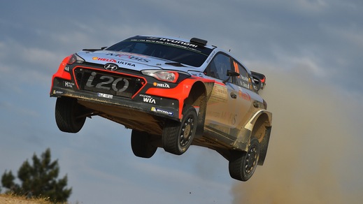 Rally, in Sardegna trionfa Neuville