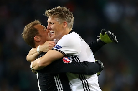 Euro 2016, la Germania vince con Mustafi e Schweinsteiger