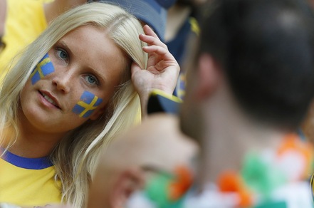 Euro 2016, Irlanda-Svezia, il tifo è al femminile: ecco le tifose allo stadio!