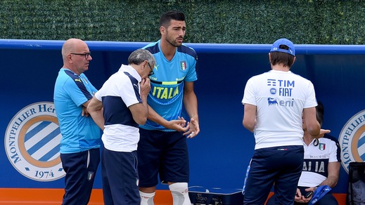 Euro 2016 Italia, Pellè non si è allenato per problemi alla mano e caviglia