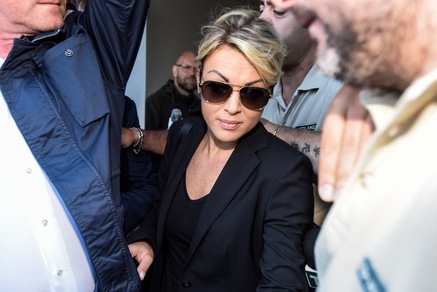 Berlusconi operato, la Pascale arriva al San Raffaele per stare vicino al suo Silvio