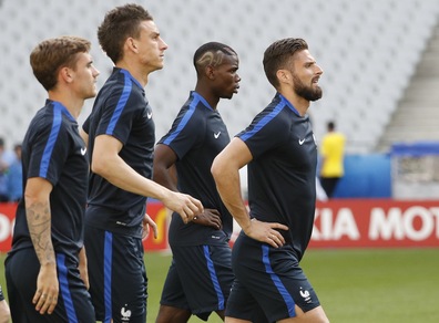 Euro 2016 Francia, clamoroso Deschamps: fuori Pogba e Griezmann