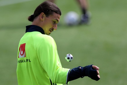 Svezia, Ibra punta l'Italia: Zlatan è carico e si allena con una mini pallina