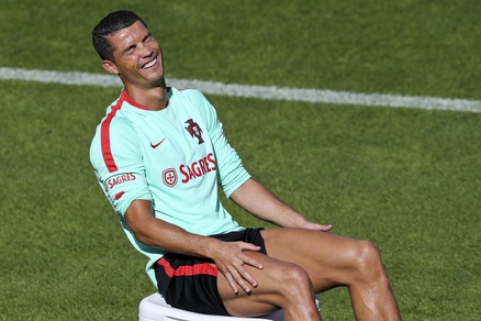 Euro 2016, pari con l'Islanda? Ronaldo se la ride