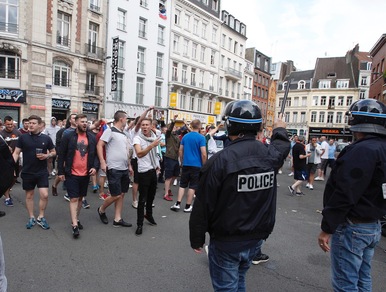Euro 2016: ancora scontri a Lille dopo Russia-Slovacchia