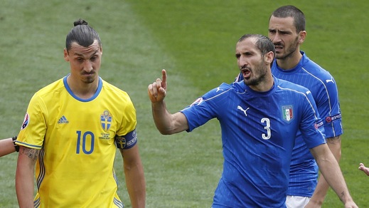 Italia, Chiellini risponde a Ibrahimovic: «Io all'ospedale? Amo la sua ironia»