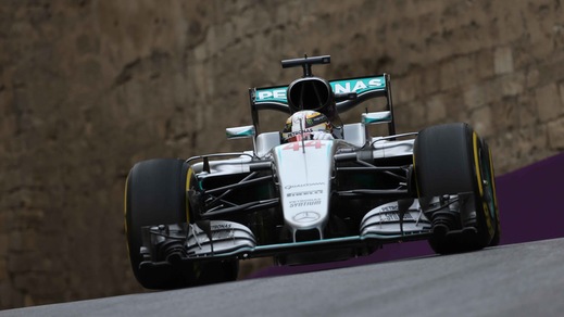 F1 Gp Baku: Mercedes avanti, male le Ferrari