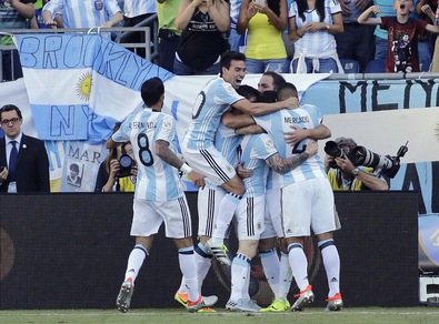 Coppa America, Higuain-Messi show e l'Argentina vola in semifinale
