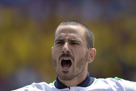 Calciomercato Juventus: «Mourinho sfida Conte per Bonucci»