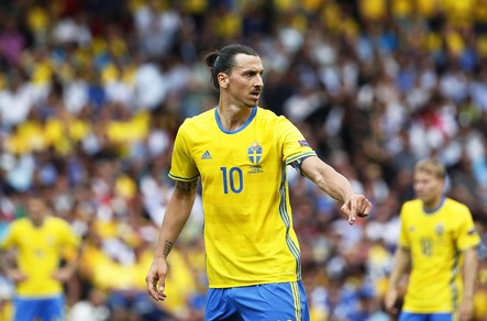 Calciomercato, Raiola: «Ibrahimovic allo United? Ho già preso la mia decisione...»