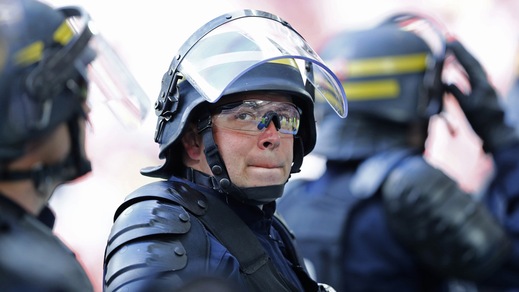 Euro 2016, a Lione nuovi scontri fra tifosi