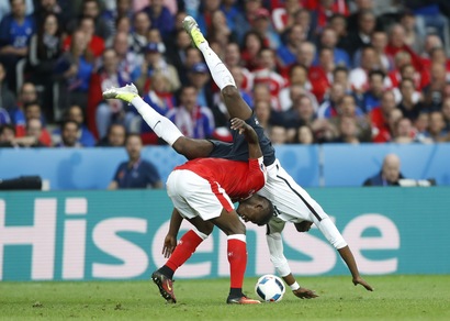 Euro 2016, Embolo vs Pogba, è calcio o judo?