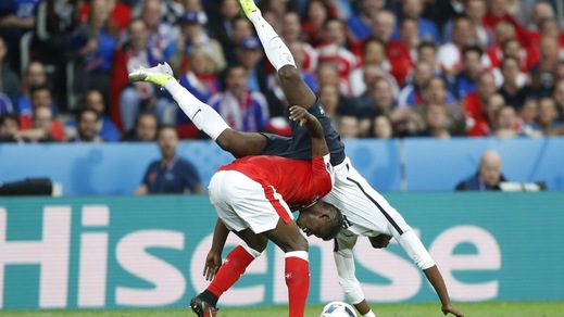 Euro 2016, Embolo vs Pogba, è calcio o judo?