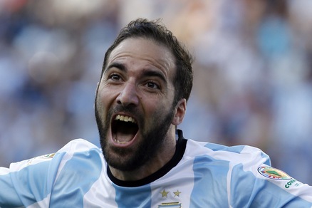 Corriere dello Sport-Stadio in edicola, Higuain promette: «Solo Napoli»