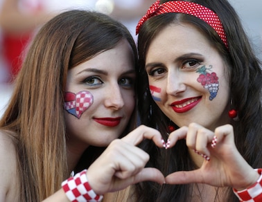 Euro 2016 Croazia-Spagna, duello sexy sugli spalti