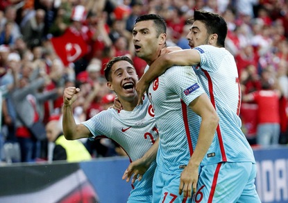 Euro 2016, Repubblica Ceca-Turchia 0-2: Burak e Tufan gol, Terim spera