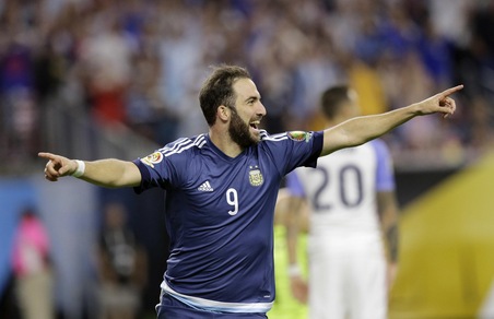 Coppa America, Argentina in finale. Doppietta Higuain, Messi supera Batistuta