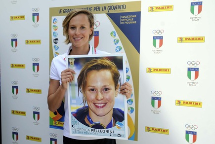 "Italia Team", Federica Pellegrini presenta le figurine dedicate alle Olimpiadi