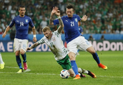 Euro 2016, contatto Bernardeschi-McClean: l'Irlanda chiede il rigore