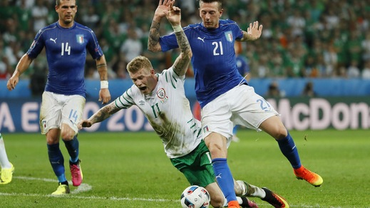 Euro 2016, contatto Bernardeschi-McClean: l'Irlanda chiede il rigore