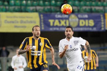 Calciomercato Crotone, accelerata per Moras del Verona