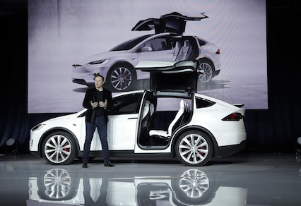 Tesla compra Solar City per creare un impero "elettrico"