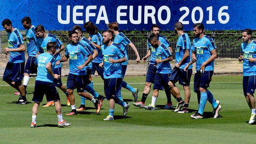 Italia, sorridenti e concentrati: gli Azzurri preparano la sfida alla Spagna